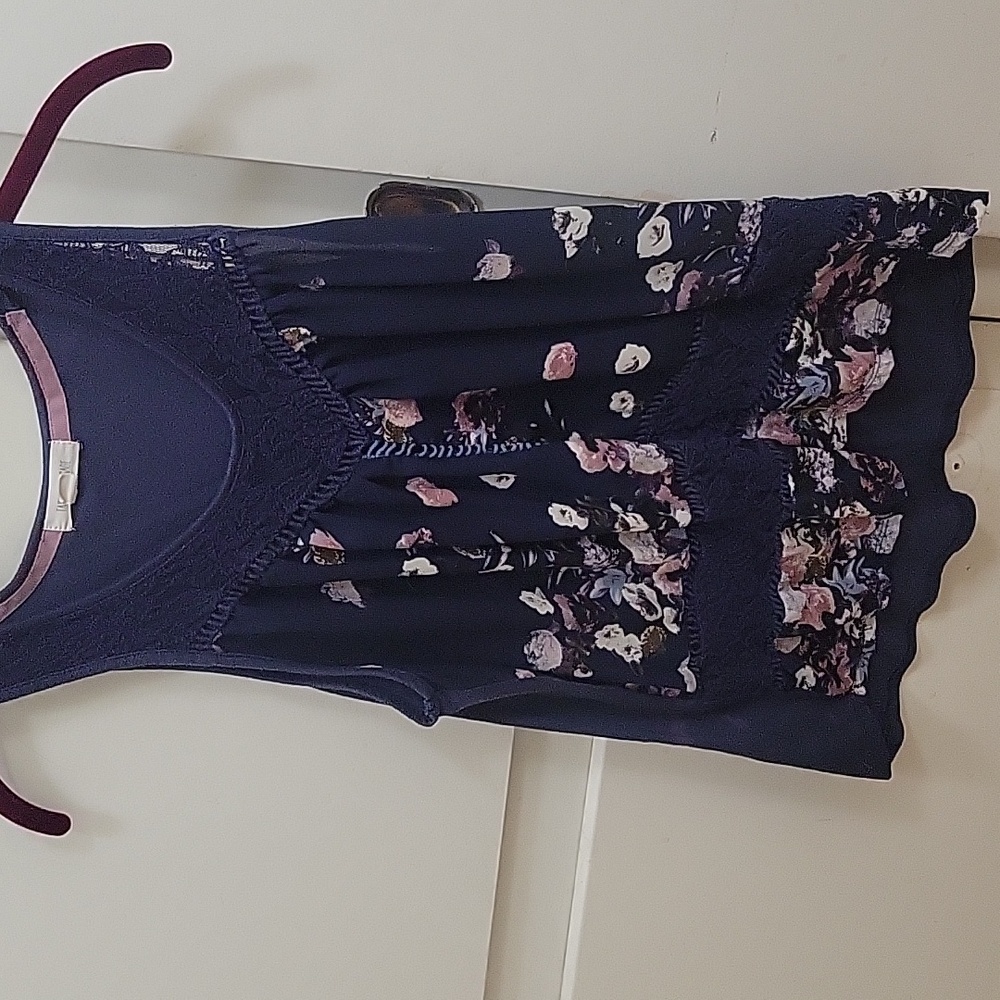 Taylor and sage floral tank